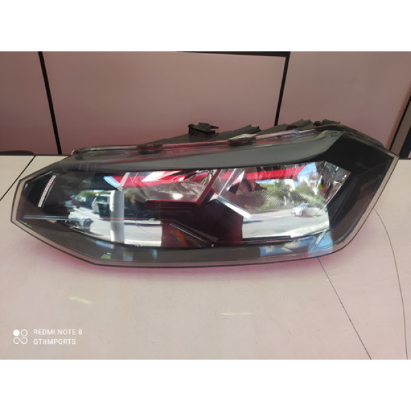 Farol Esquerdo Polo Virtus Friso Preto 2018 A 2022 Esquerdo