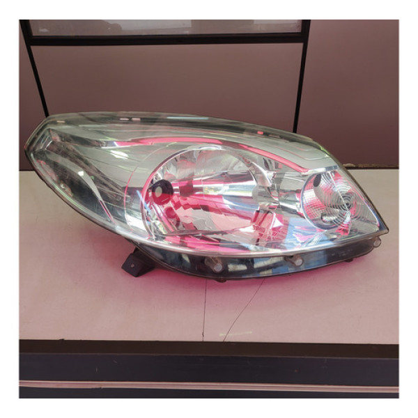 Farol Direito Sandero 2012 2013 2014 Direito