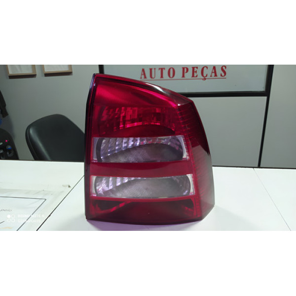 Lanterna Traseira Direita Chevrolet Astra Sedan 2004 A 2012 Direito Vermelho