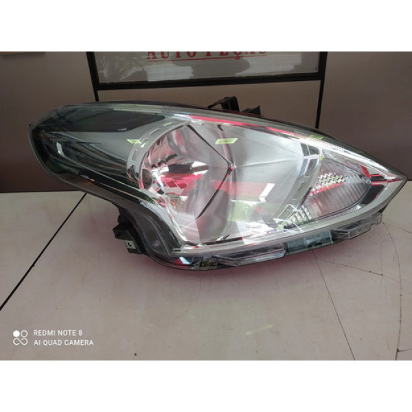 Farol Direito Nissan Versa 2015 A 2021 Direito/passageiro