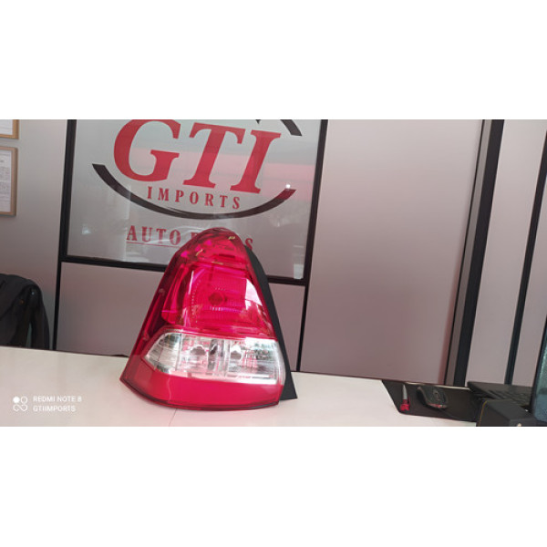 Lanterna Traseira Esquerda Etios Sedan 2013 2014 2015 A 2017 Esquerdo Vermelho