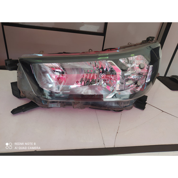 Farol Esquerdo Hilux Mascara Negra 2016 A 2020 Esquerdo/motorista