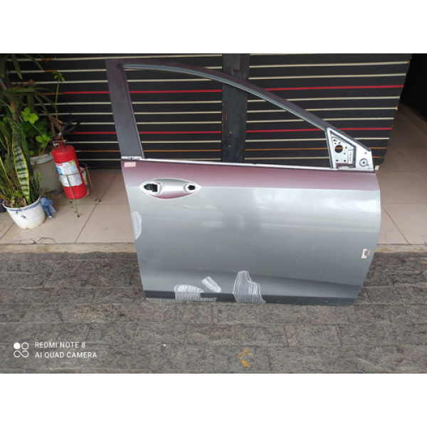 Porta Dianteira Direita Chevrolet Onix 2020 A 2026 Dianteira Direito Prateado
