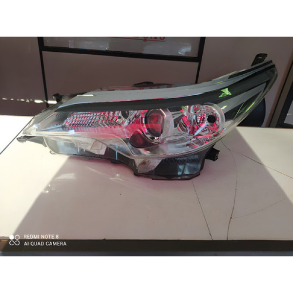 Farol Esquerdo Toyota Hilux Sw4 2016 2017 2018 2019 2020 Esquerdo/motorista
