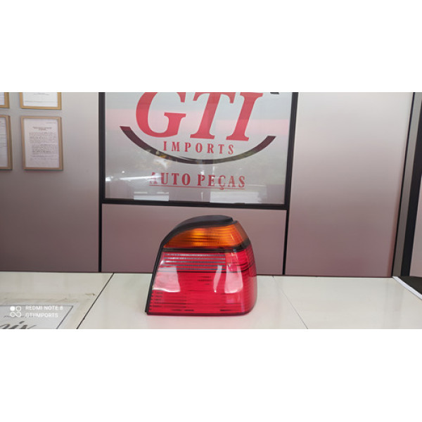 Lanterna Traseira Direita Vw Golf 92 93 94 95 96 Hella  Direito Vermelho