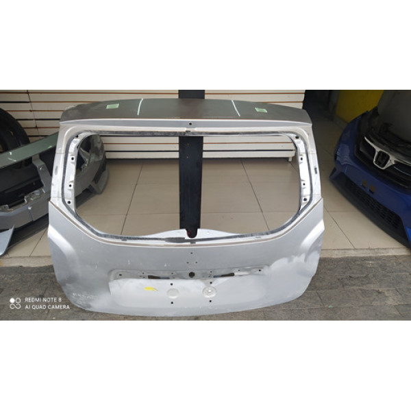 Tampa Traseira  Porta Mala Renault Duster  2018 2019 2020 Cinza
