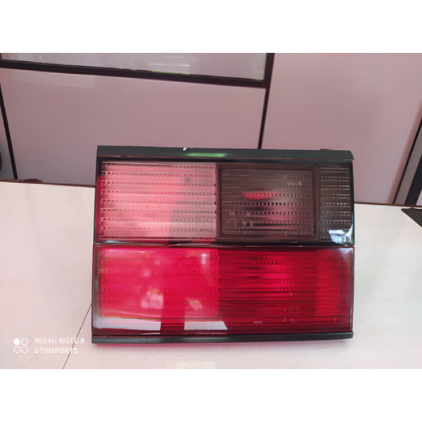 Lanterna Tampa Traseira Esquerda Santana 1993/ 1999 Vermelho