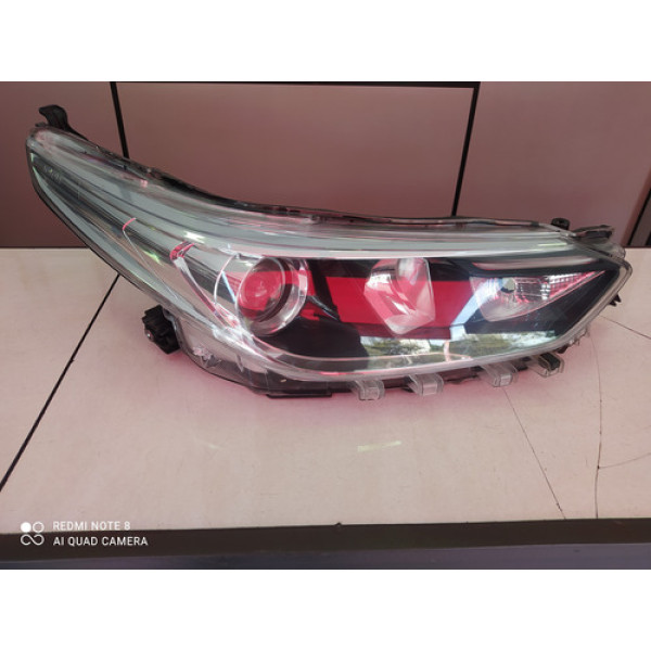 Farol Direito Yaris Led 2017 2018 2019 2020 A 2023 Direito/passageiro
