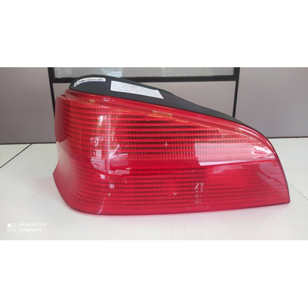 Lanterna Traseira Esquerda Peugeot 106 1996 1997 1998  2000 Esquerdo Vermelho